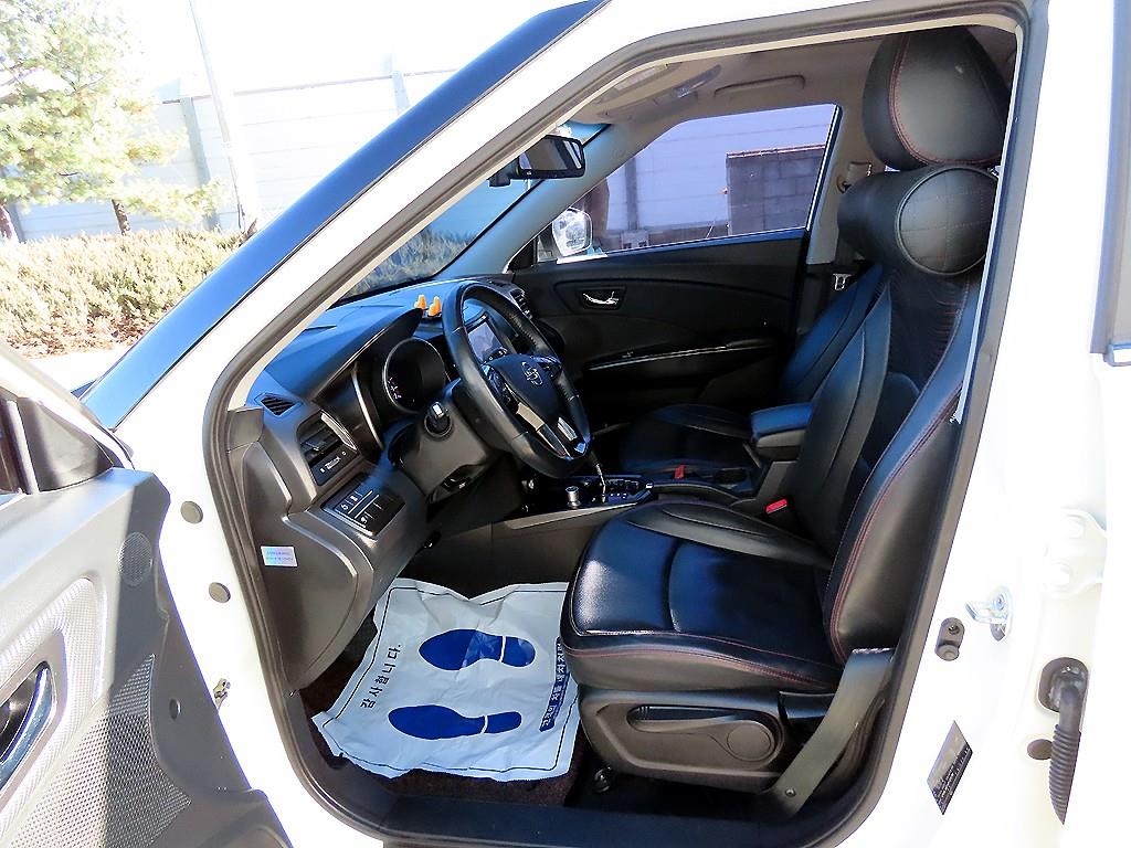 Ssangyong Tivoli - Vista 5