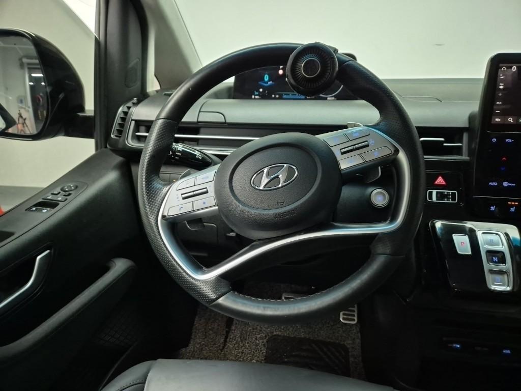 HYUNDAI Staria - Vista 9