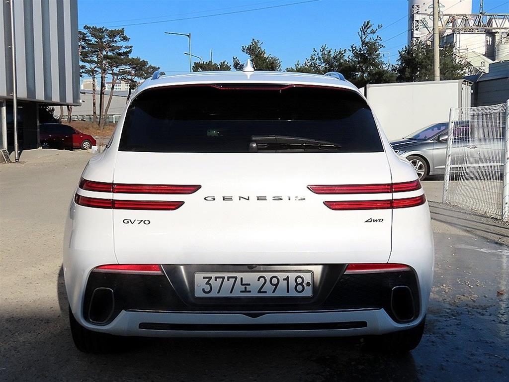 Genesis GV70 - Vista 4
