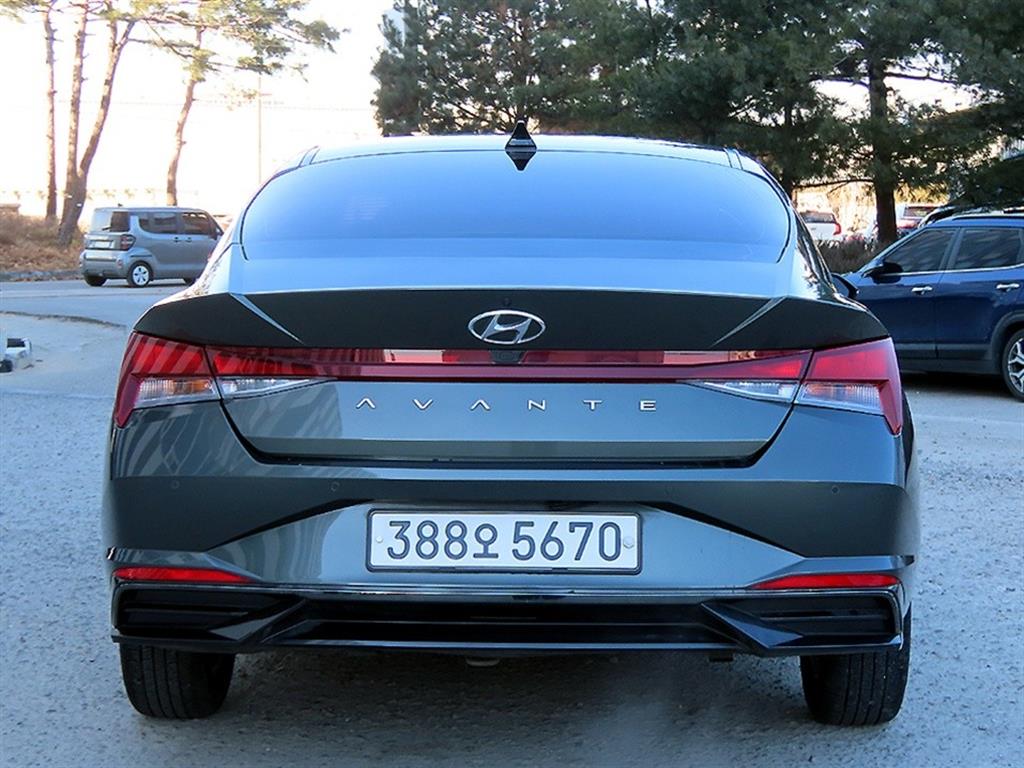 HYUNDAI Avante - Vista 4