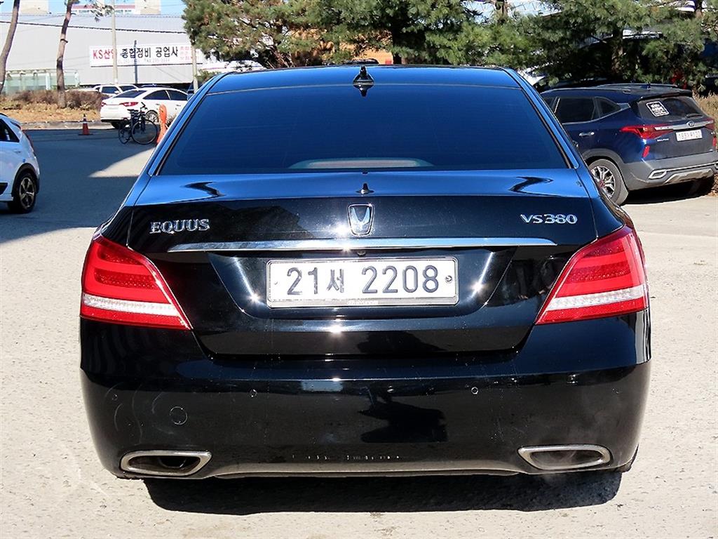 HYUNDAI Equus - Vista 4