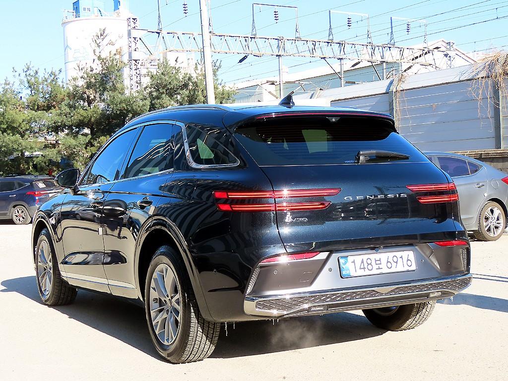 Genesis GV70 - Vista 3