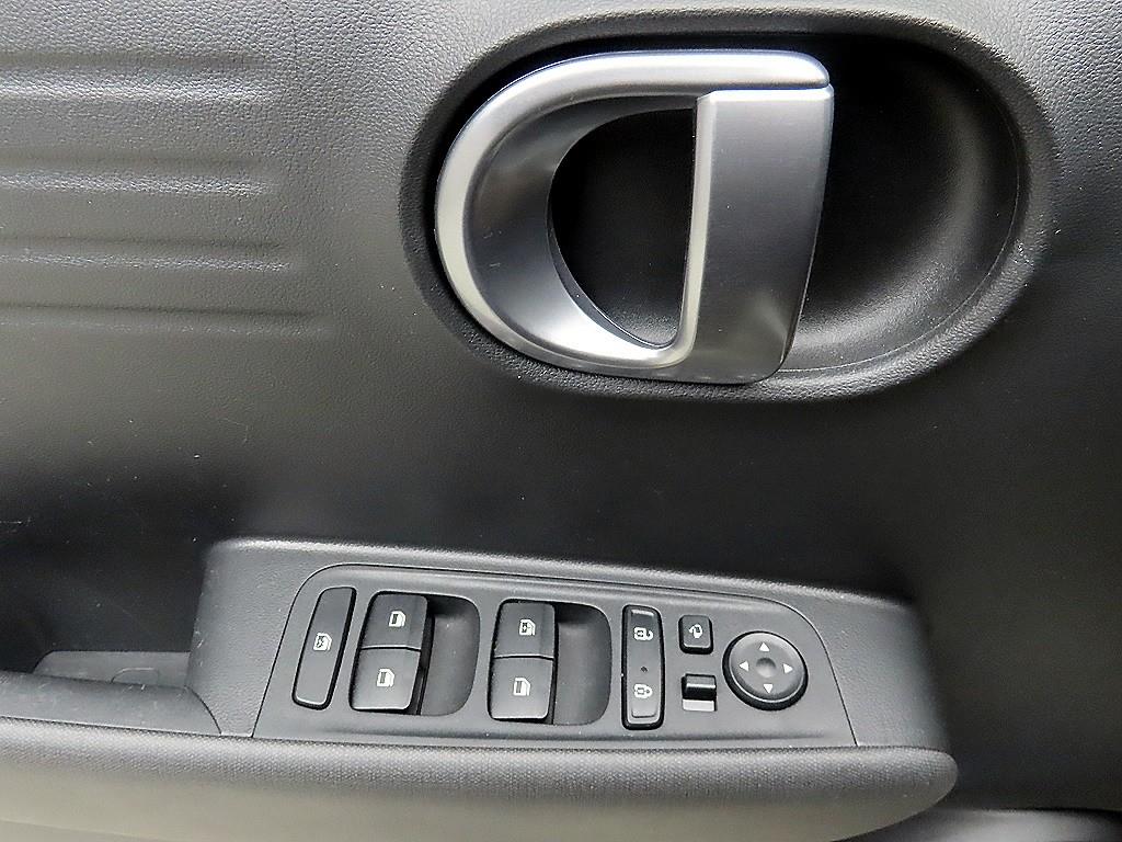 HYUNDAI Casper - Vista 11