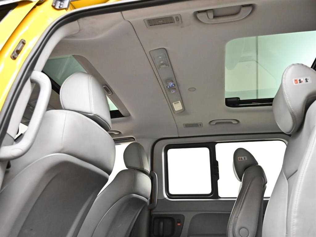 HYUNDAI Starex 2017 Amarillo - Importación desde Corea - HF Imports Iquique - Foto 19