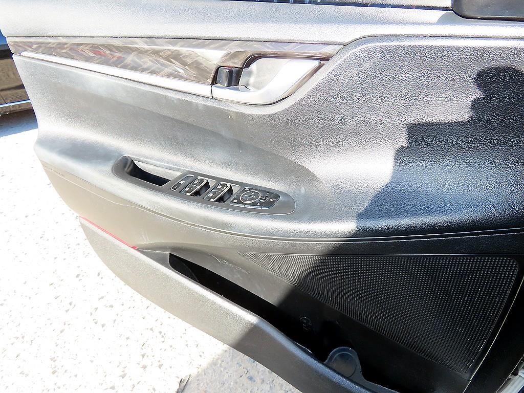 HYUNDAI Grandeur - Vista 11