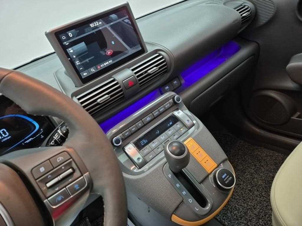 HYUNDAI Casper - Vista 10