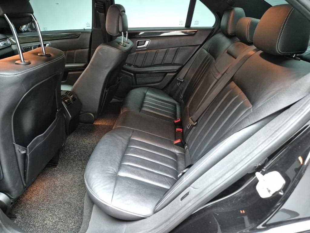 Mercedes Benz E class - Vista 12