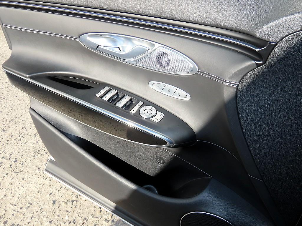 Genesis GV70 - Vista 12