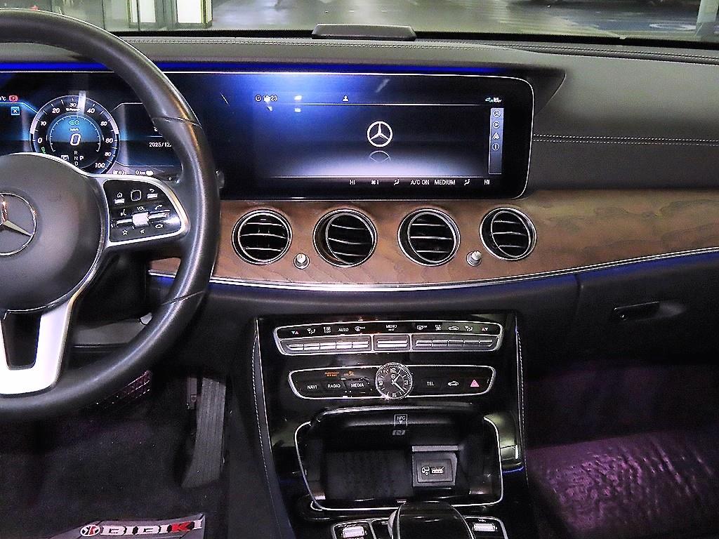 Mercedes Benz E class - Vista 11