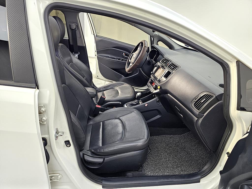 KIA Pride - Vista 11