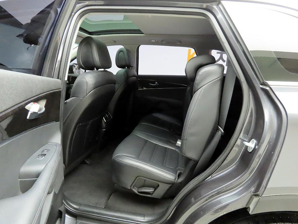 KIA Sorento - Vista 12
