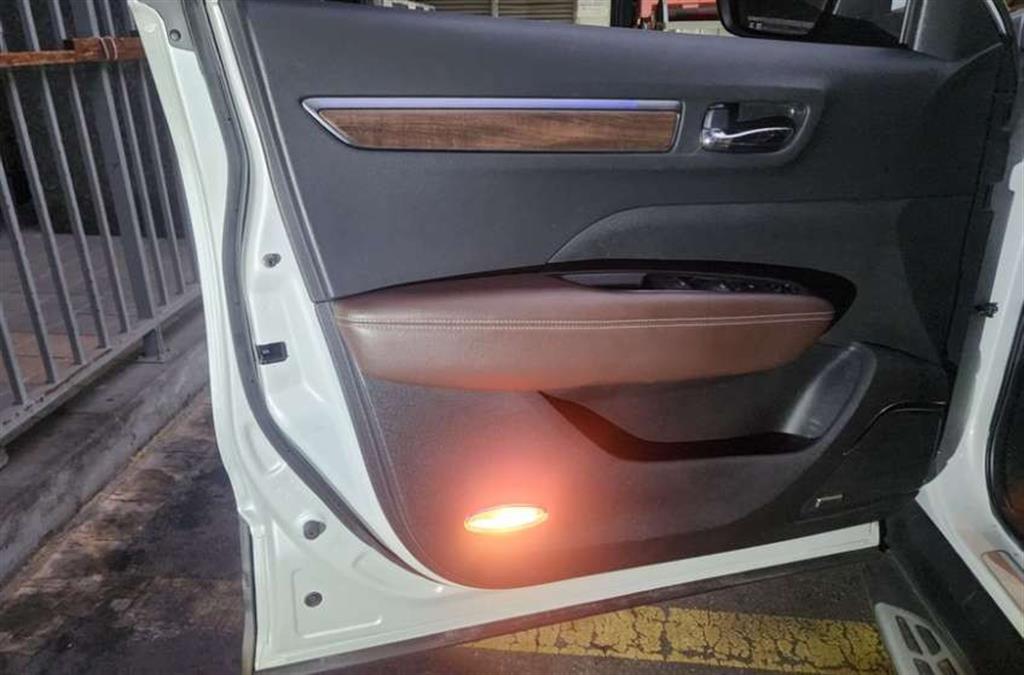 SAMSUNG QM6 2020 Blanco - Importación desde Corea - HF Imports Iquique - Foto 19