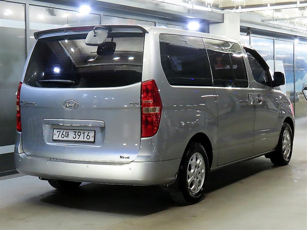 HYUNDAI Starex - Vista 4