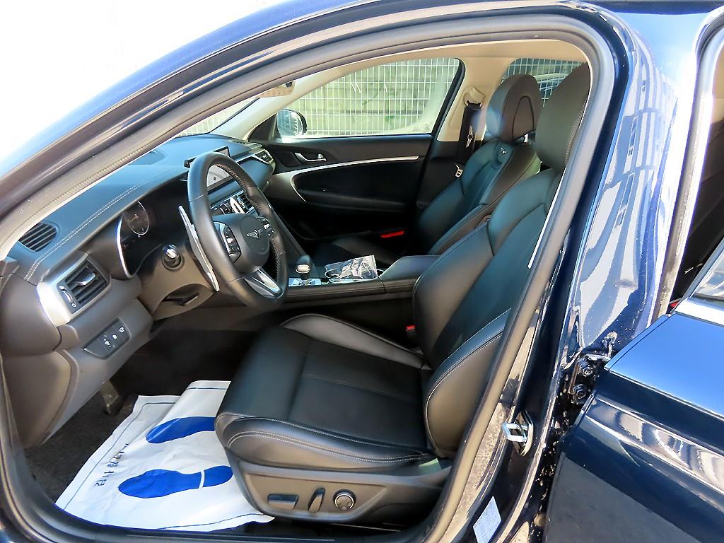 Genesis G70 - Vista 5