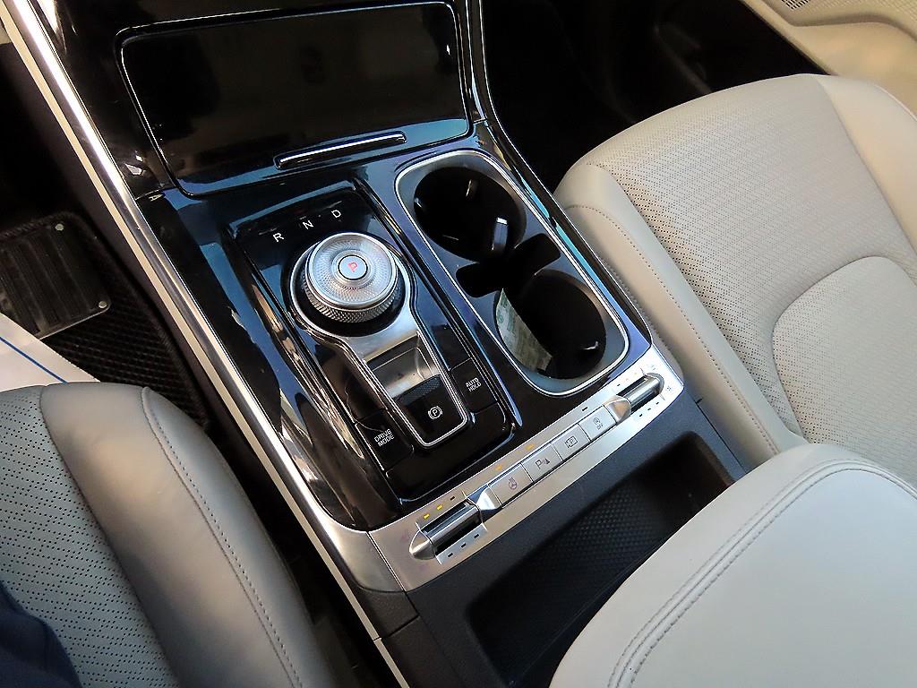 KIA Carnival - Vista 11