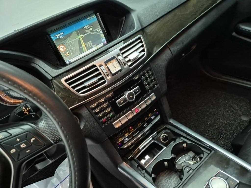 Mercedes Benz E class - Vista 10