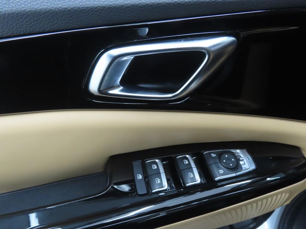 KIA Carnival - Vista 9