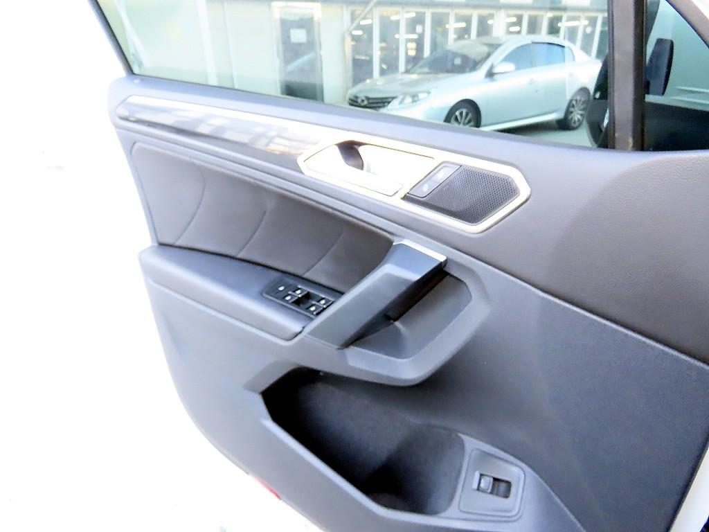 Volkswagen Tiguan - Vista 11