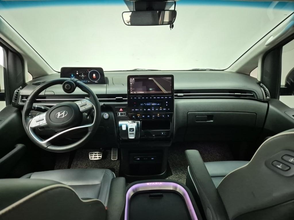 HYUNDAI Staria - Vista 7