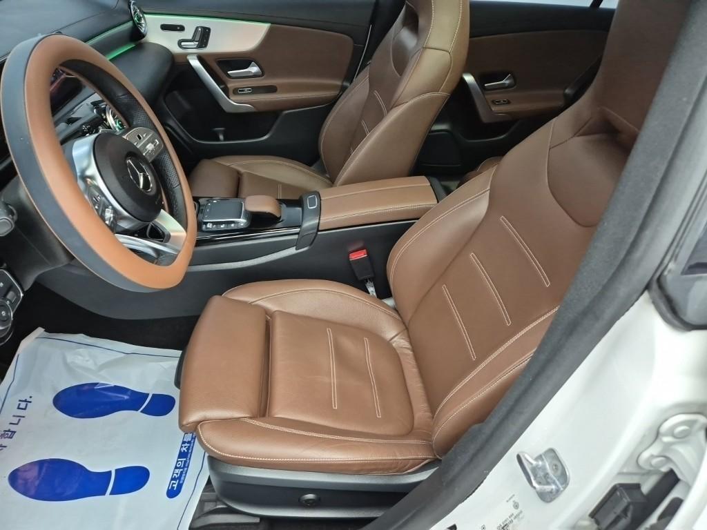 Mercedes Benz CLA Class - Vista 11