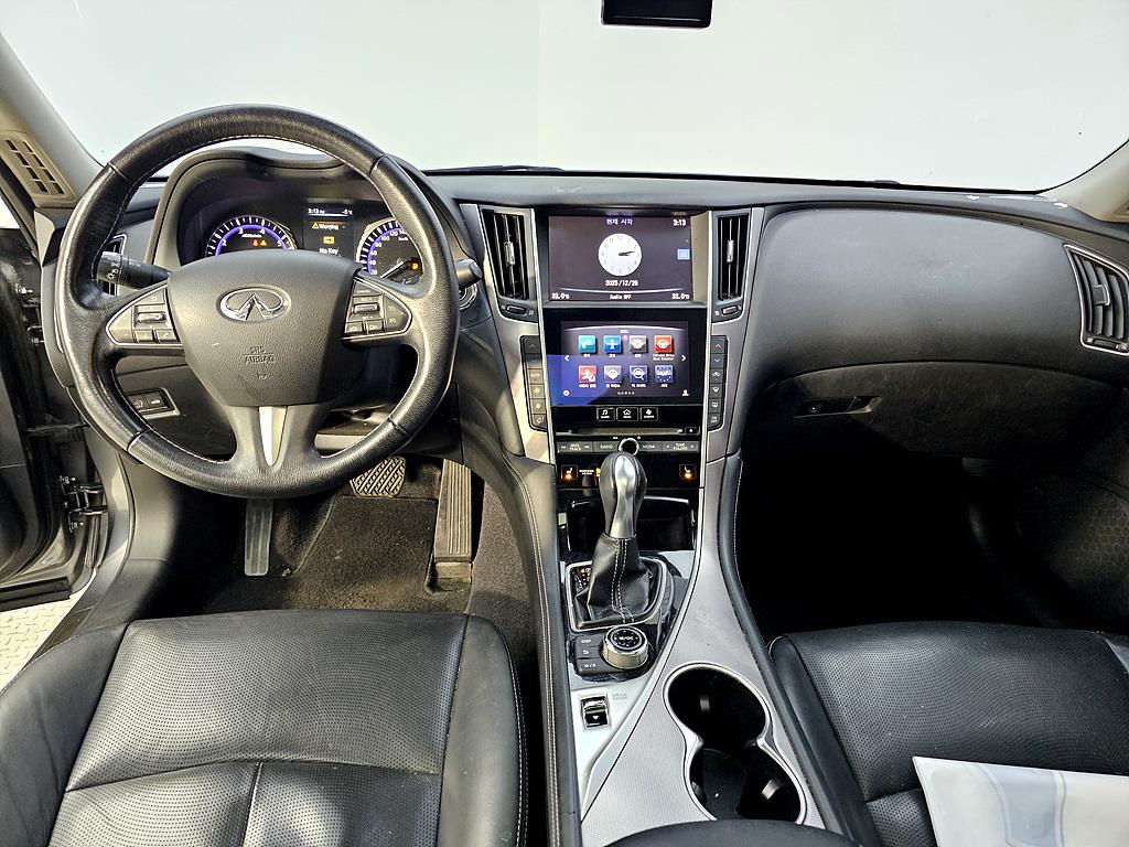 Infiniti Q - Vista 5