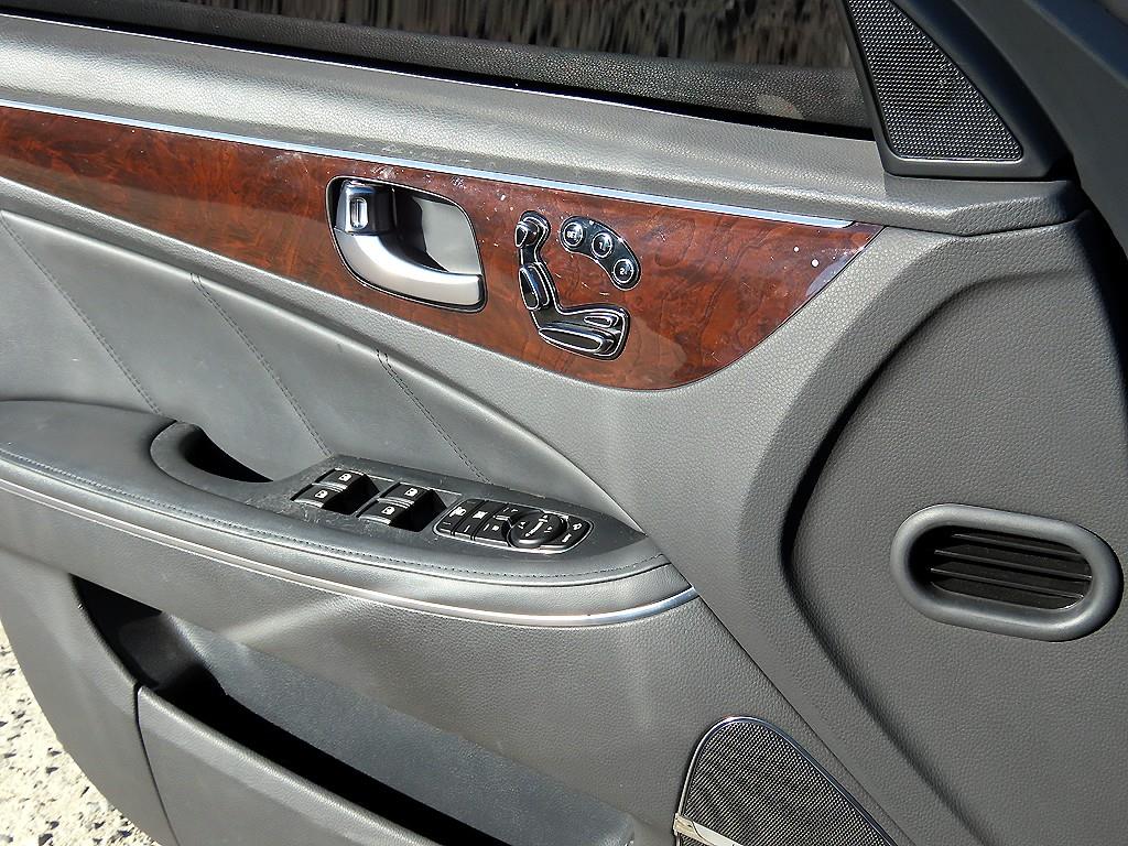 HYUNDAI Equus - Vista 12