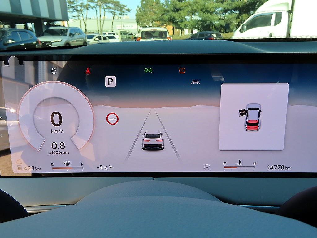 Genesis GV70 - Vista 9