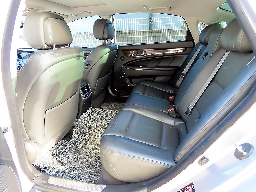 HYUNDAI Equus - Vista 6