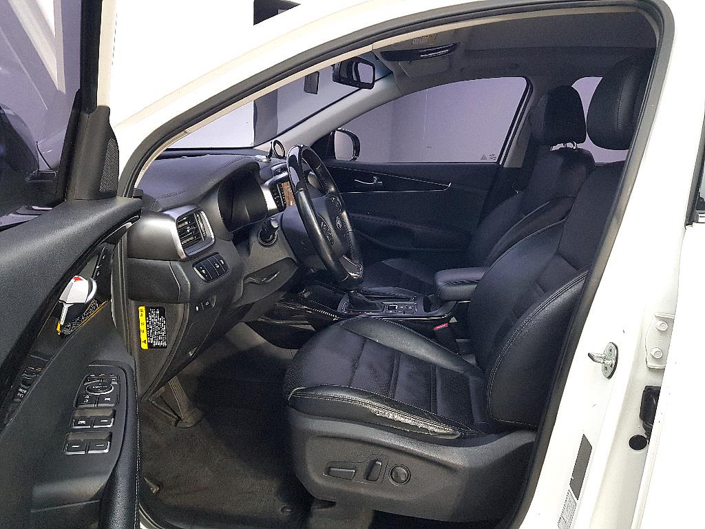 KIA Sorento - Vista 8