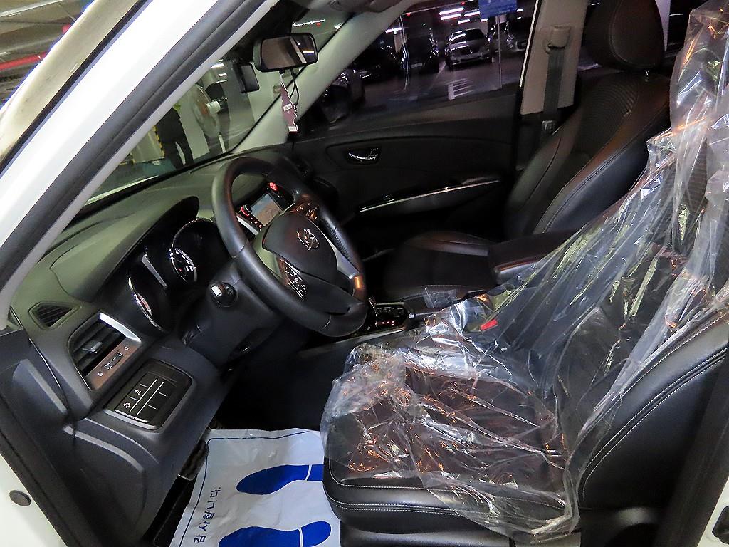 Ssangyong Tivoli - Vista 6