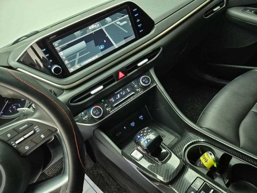 HYUNDAI Sonata - Vista 10