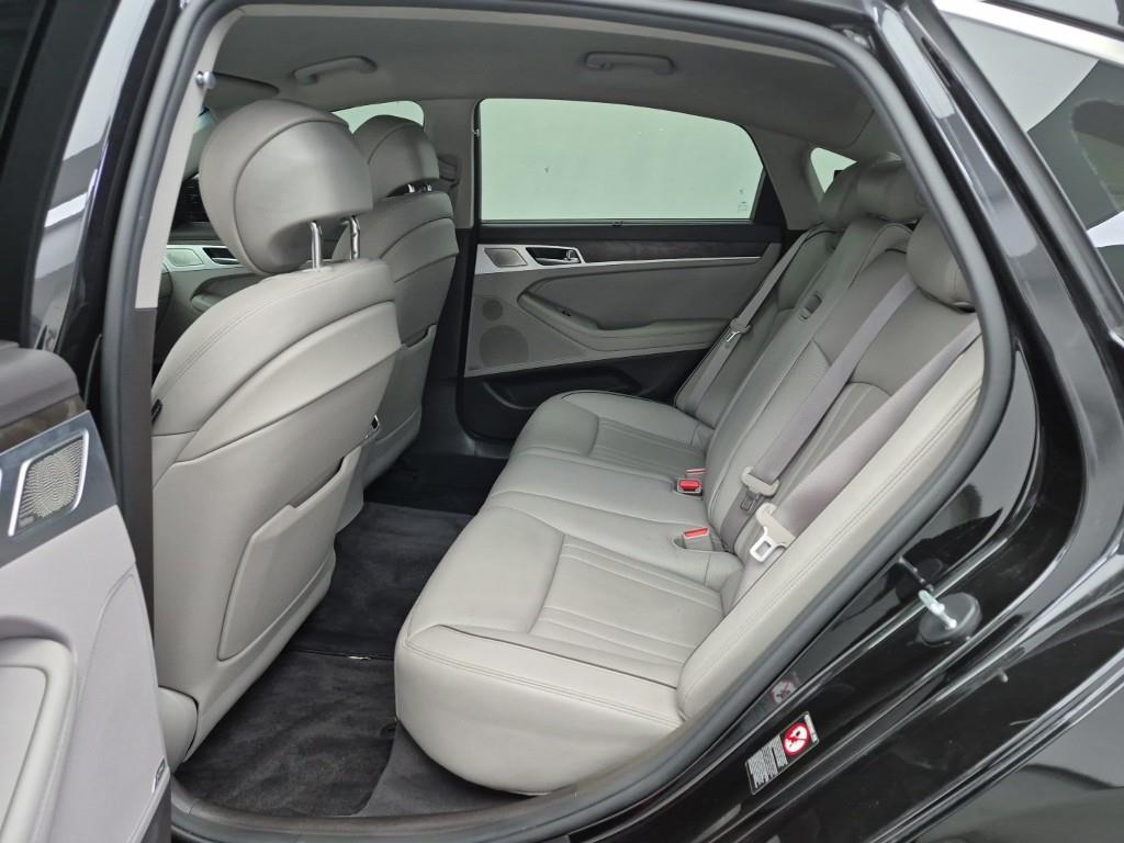 Genesis G80 - Vista 12