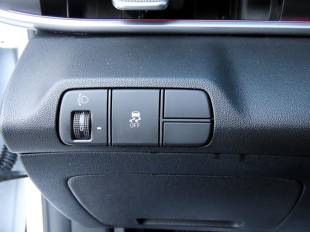 HYUNDAI Avante - Vista 12