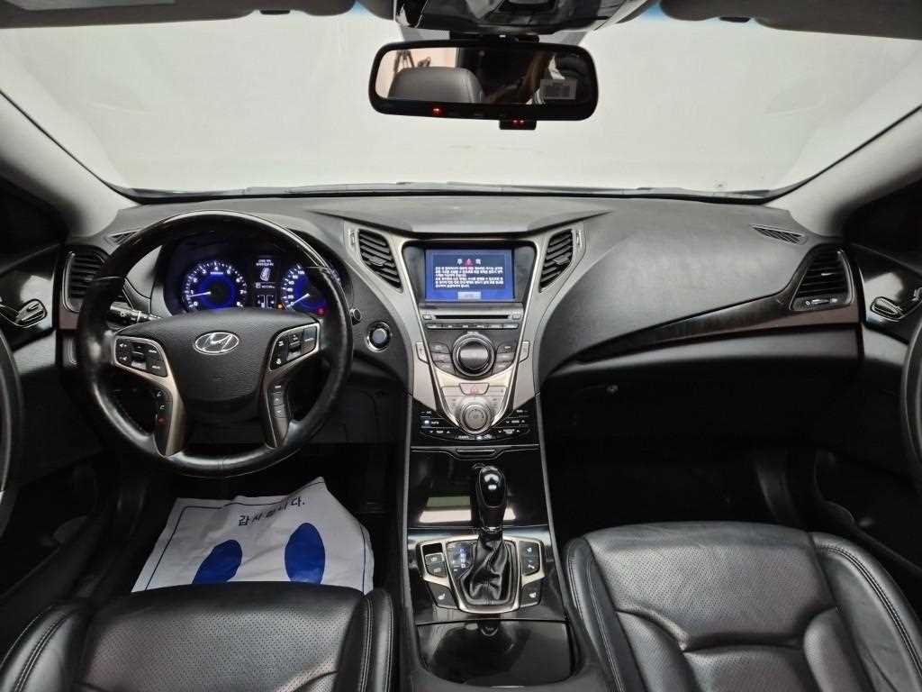 HYUNDAI Grandeur - Vista 8