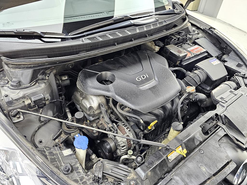 HYUNDAI Avante - Vista 6