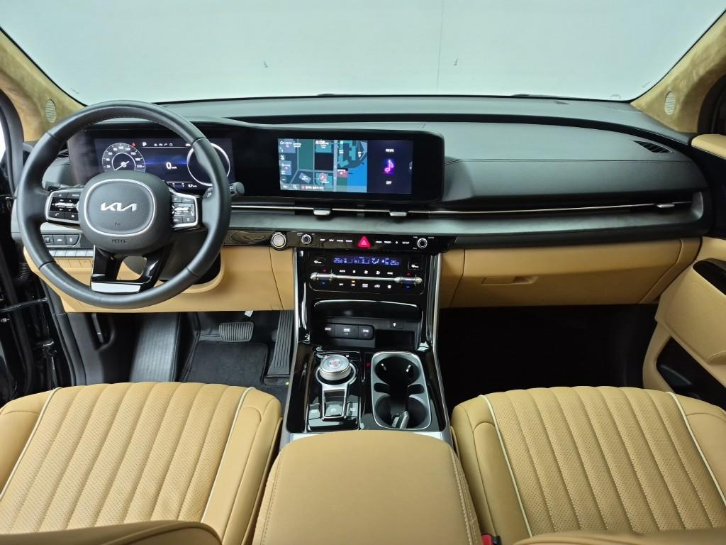 KIA Carnival - Vista 5