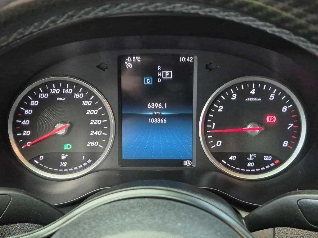 Mercedes Benz C Class - Vista 6