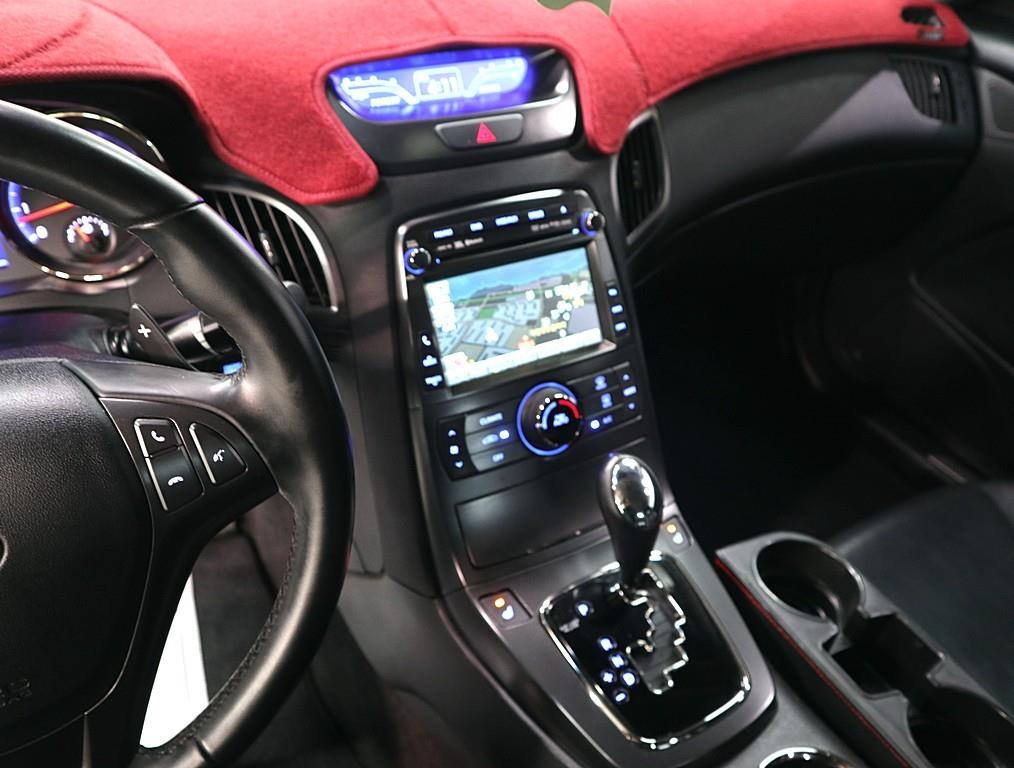 HYUNDAI Genesis - Vista 11