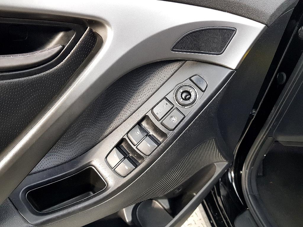 HYUNDAI Avante - Vista 11