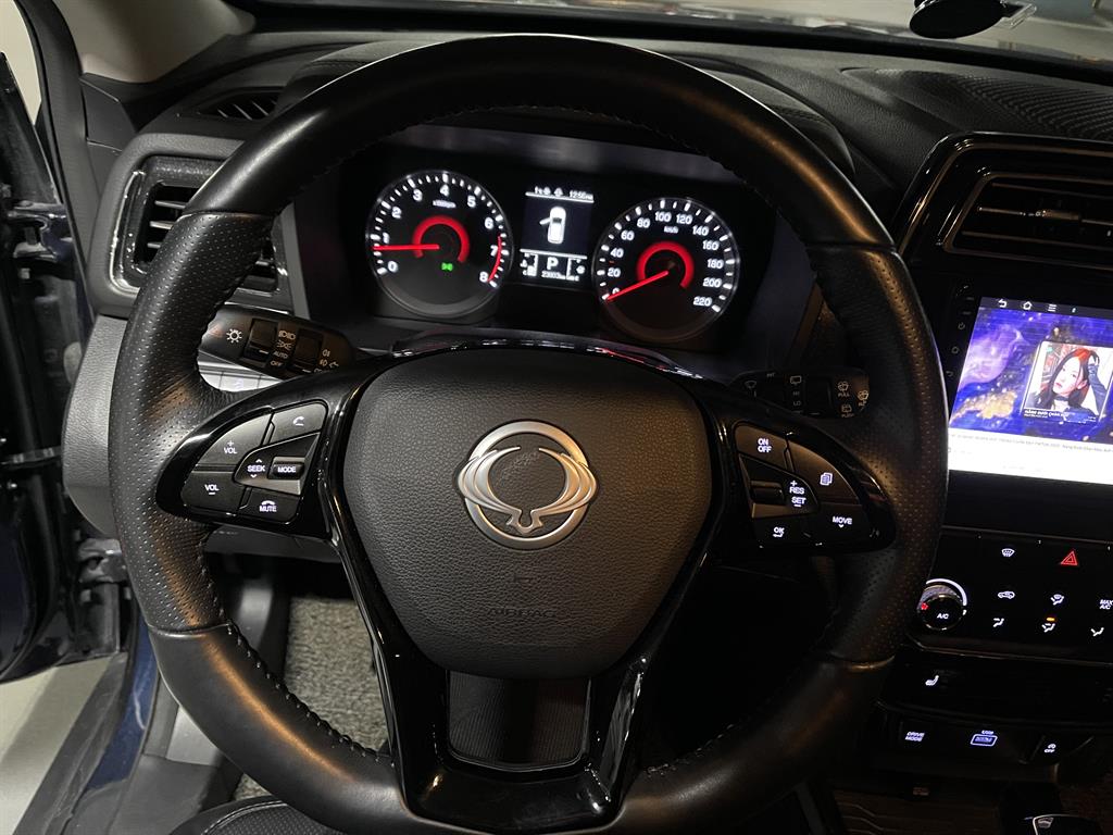 Ssangyong Tivoli - Vista 9