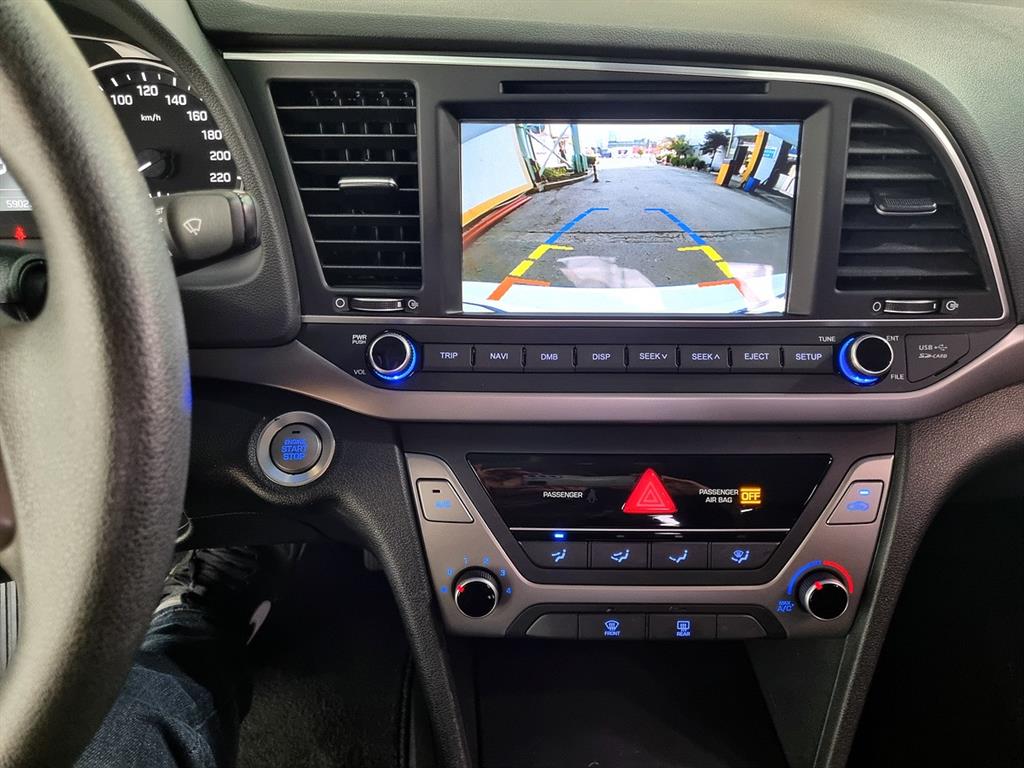 HYUNDAI Avante - Vista 12