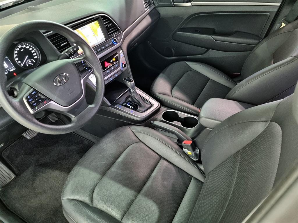 HYUNDAI Avante - Vista 8