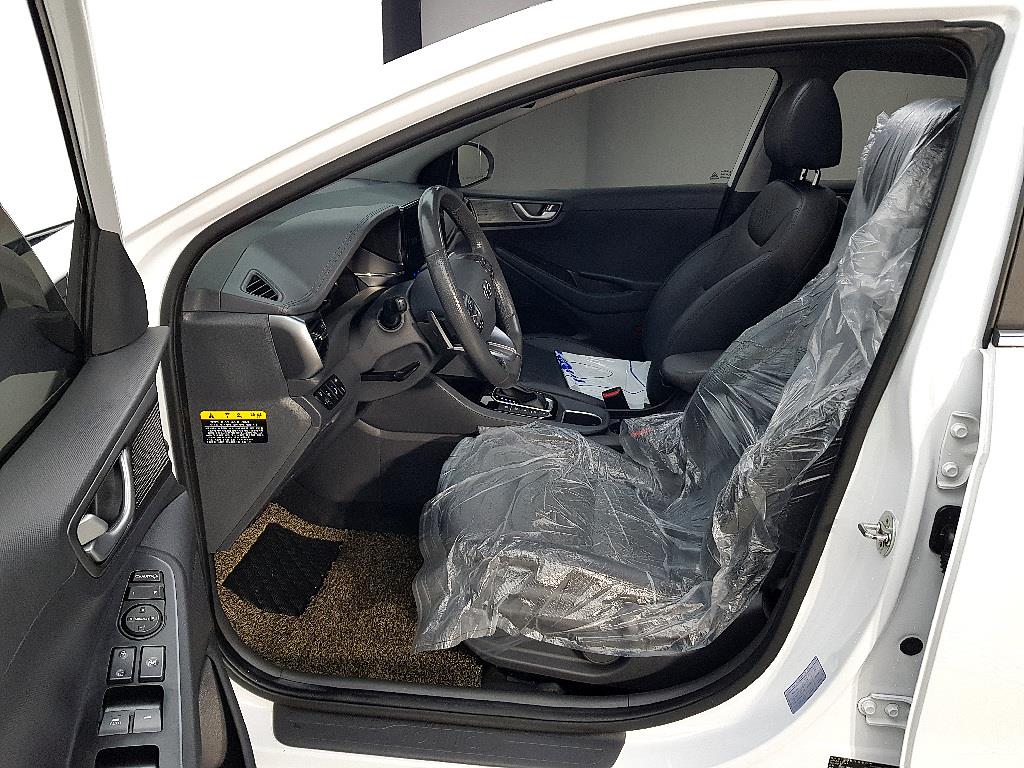 HYUNDAI Ioniq - Vista 8