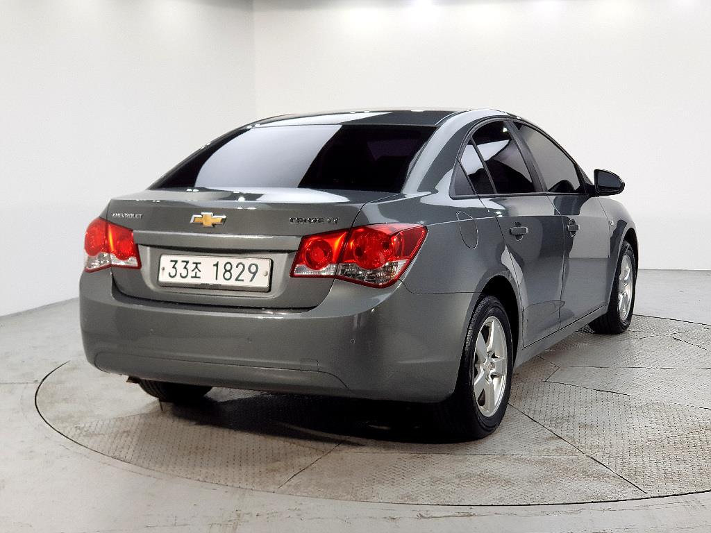 Chevrolet Cruise - Vista 4