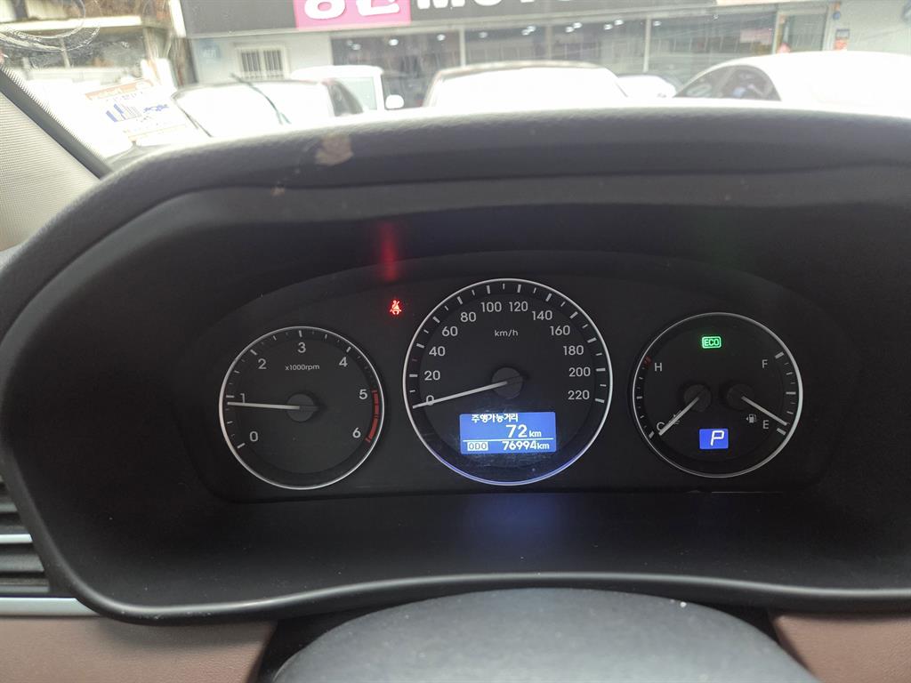 HYUNDAI Starex - Vista 8