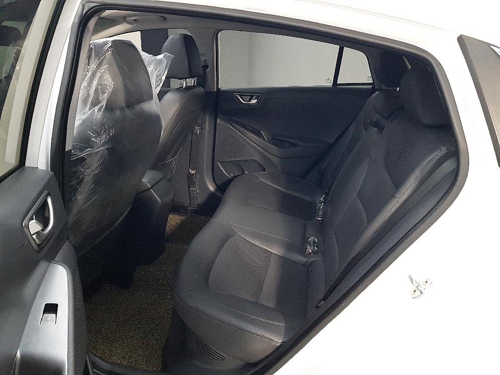 HYUNDAI Ioniq - Vista 9