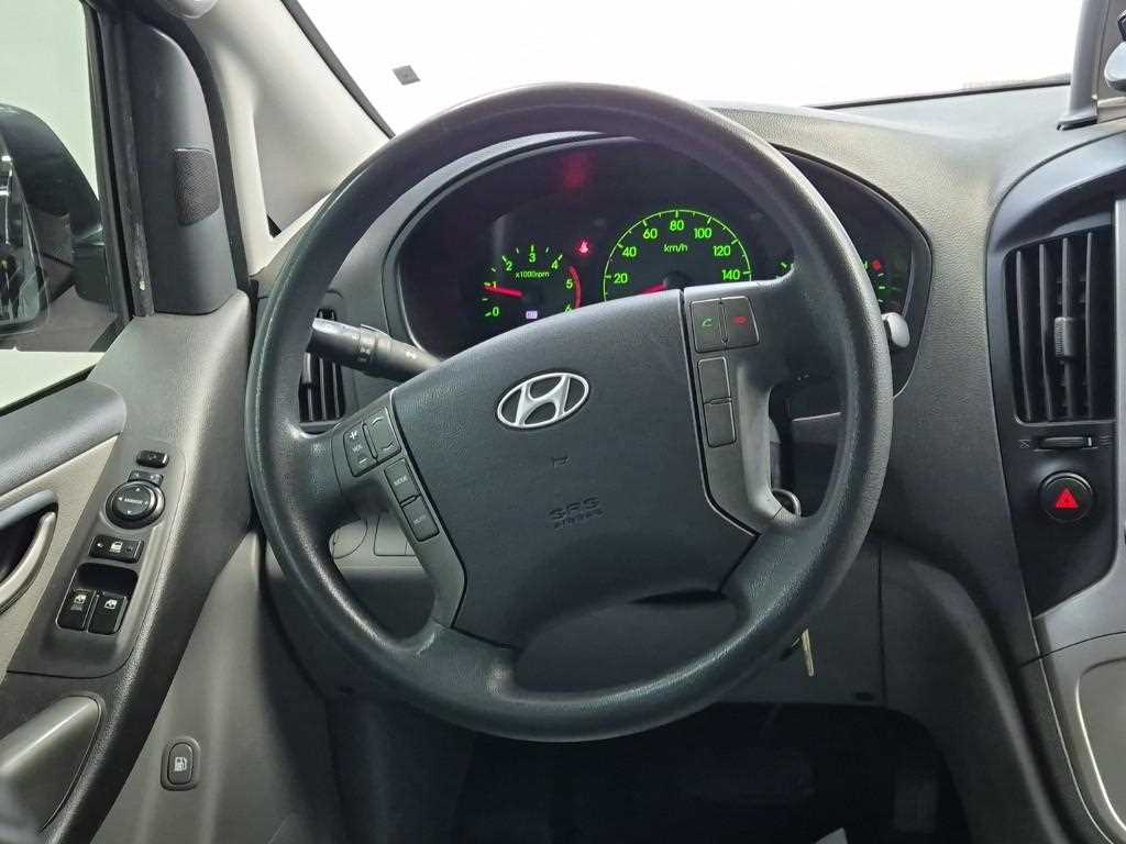 HYUNDAI Starex - Vista 9