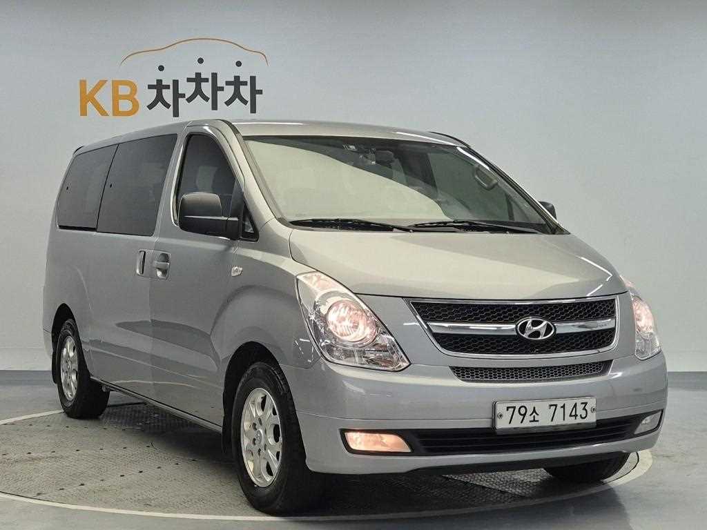 HYUNDAI Starex - Vista 4