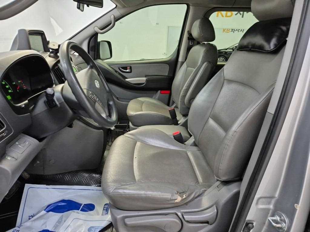 HYUNDAI Starex - Vista 11