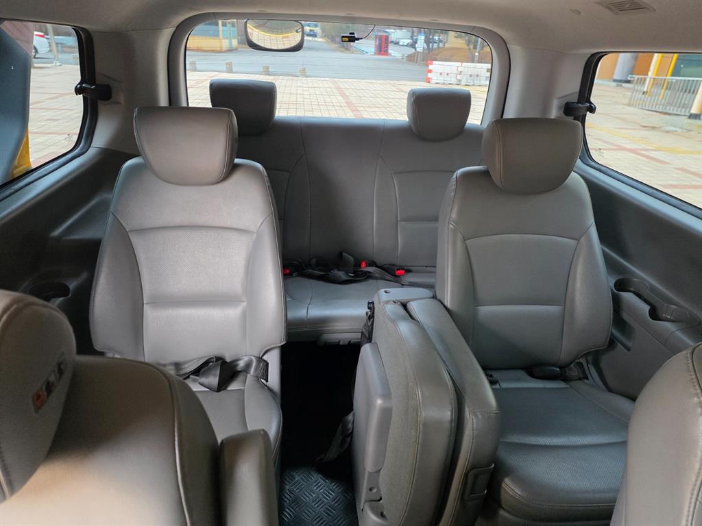 HYUNDAI Starex - Vista 11